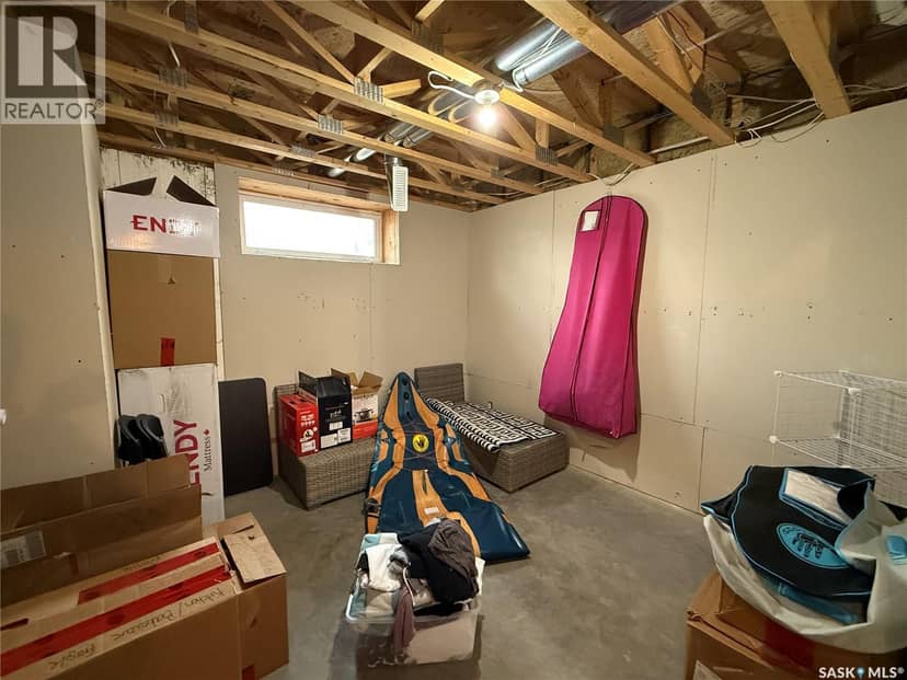 529 Alexandra STREET — photo 25 of 32