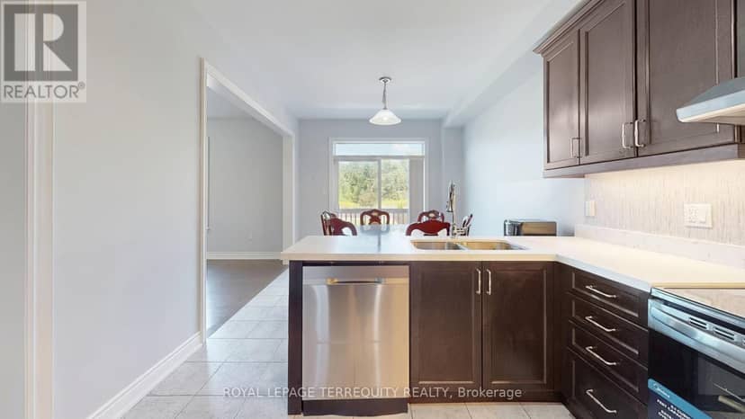 28 Richmond Park Drive — photo 16 of 40