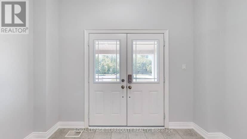 28 Richmond Park Drive — photo 21 of 40