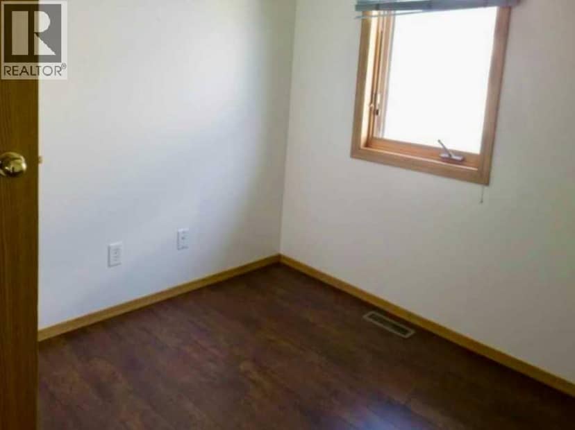 702 10 Avenue — photo 15 of 40