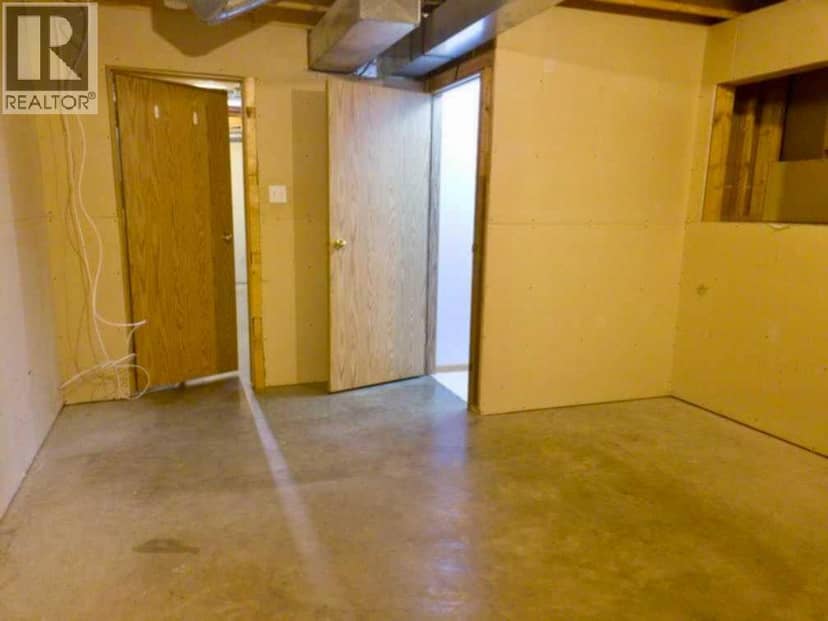 702 10 Avenue — photo 26 of 40