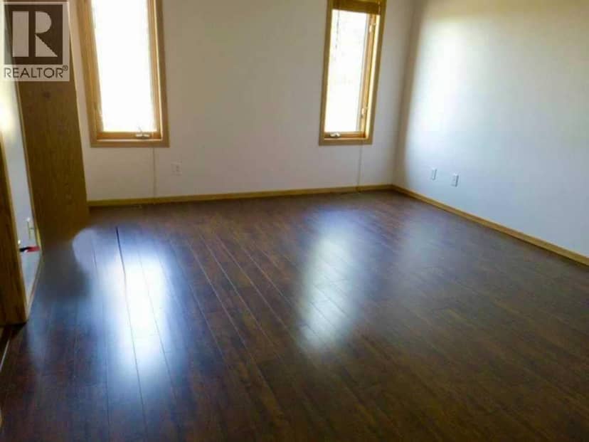 702 10 Avenue — photo 10 of 40