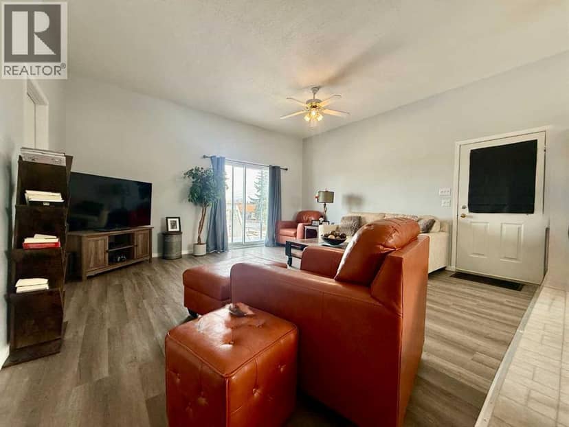 702 10 Avenue — photo 32 of 40