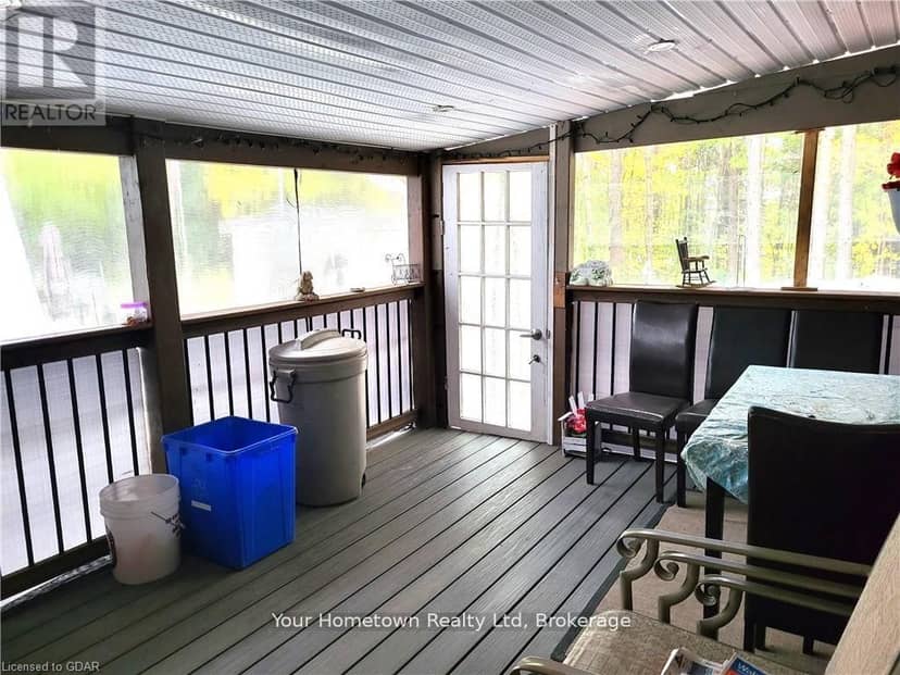 613 Oak Crescent — photo 13 of 20