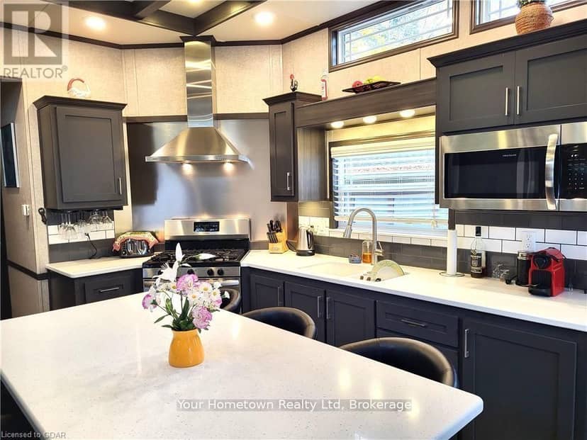 613 Oak Crescent, Centre Wellington, photo 3