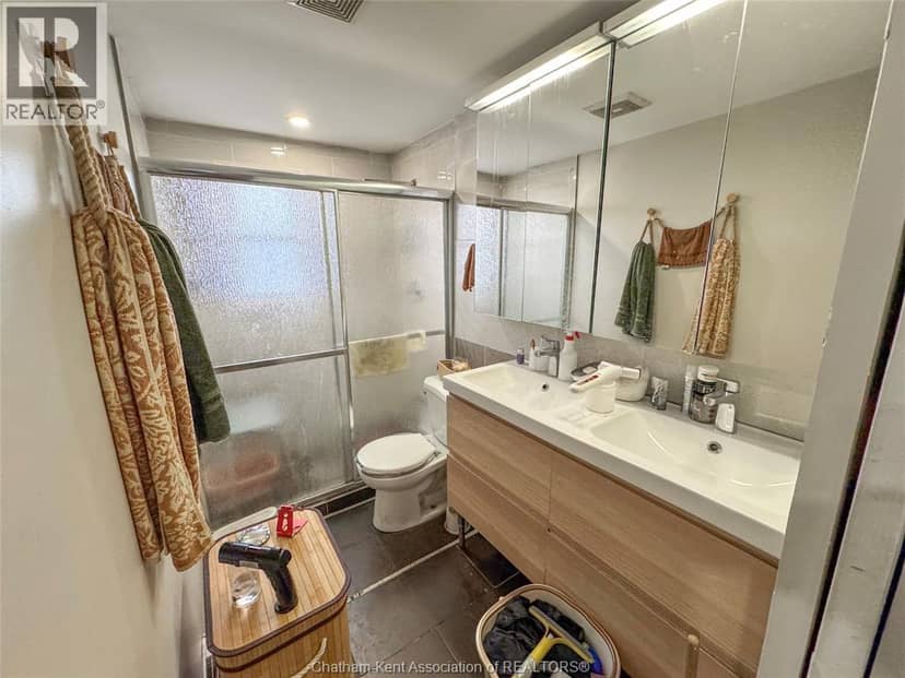 17 McNaughton Avenue — photo 12 of 21