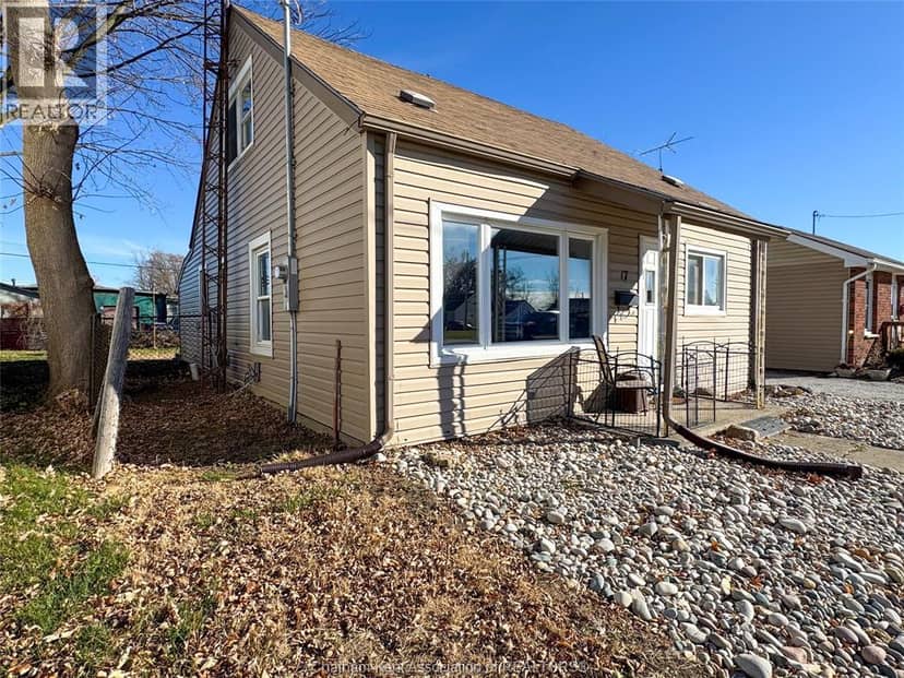 17 McNaughton Avenue — photo 2 of 21