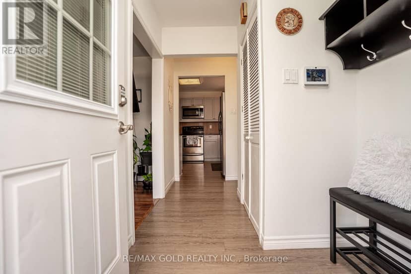 53 Davenport Crescent — photo 5 of 40
