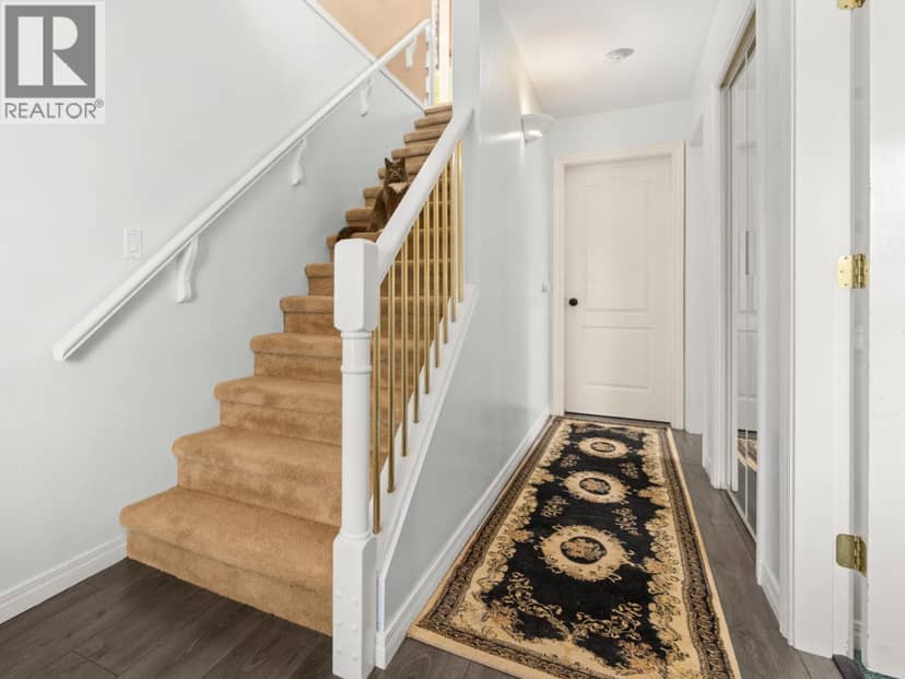 797 CELESTIAL PLACE, Gibsons, photo 2