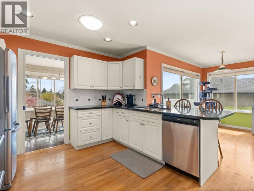 797 CELESTIAL PLACE, Gibsons, photo 8