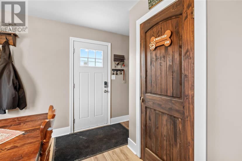 98 Oak Drive — photo 3 of 40