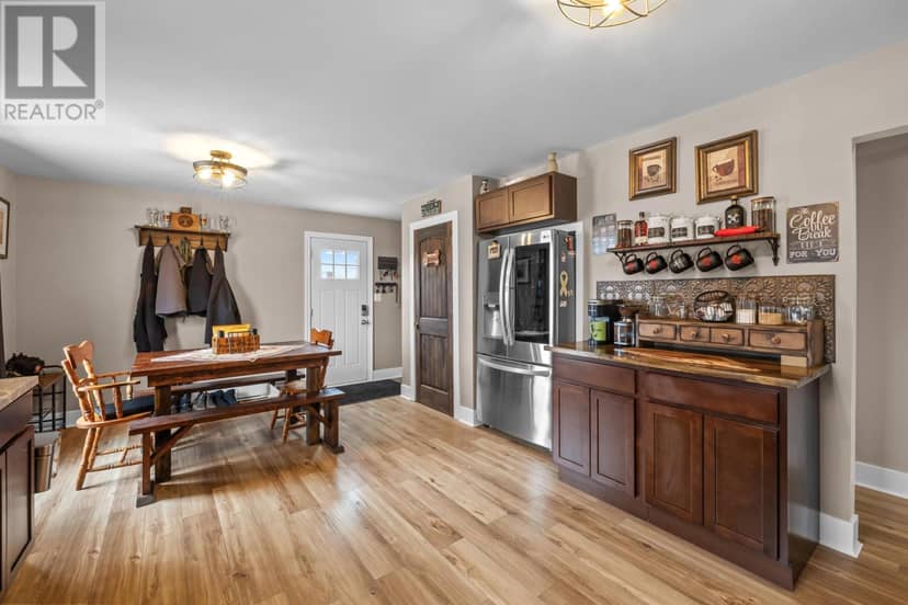 98 Oak Drive — photo 7 of 40