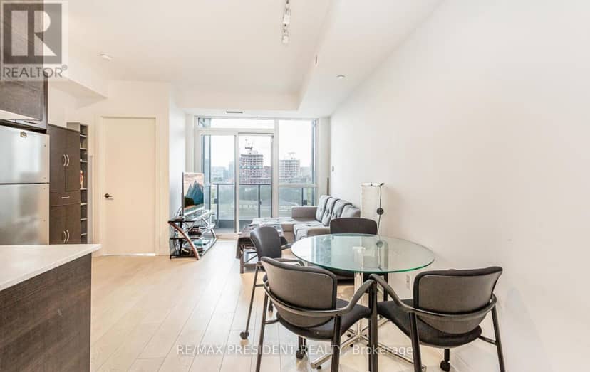 901 - 50 Bruyeres Mews — photo 12 of 40