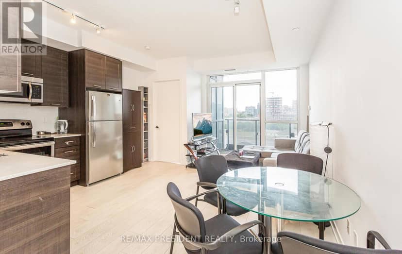 901 - 50 Bruyeres Mews — photo 13 of 40
