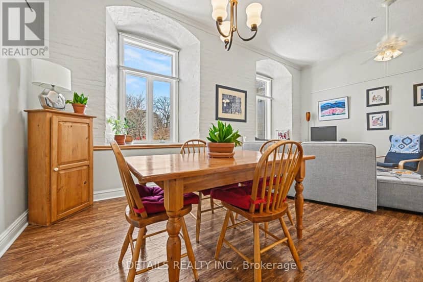 311 - 1 Rosamond Street E — photo 8 of 21