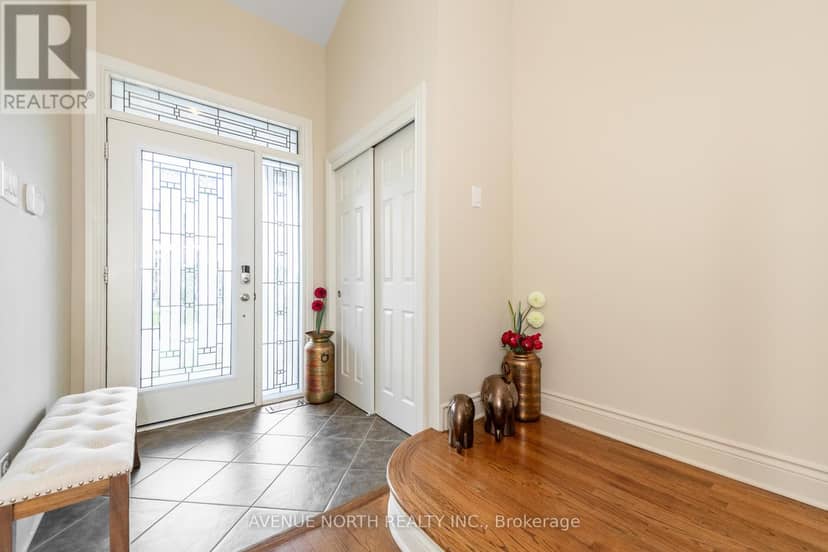 184 Felicity Crescent — photo 3 of 40