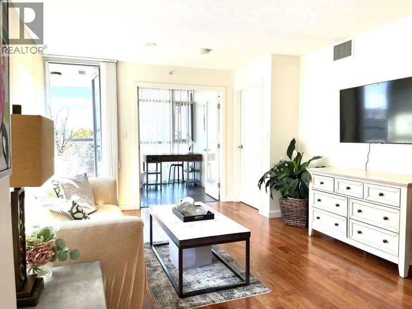 662 2080 W BROADWAY, Vancouver, photo 2