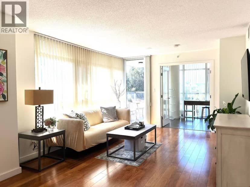 662 2080 W BROADWAY, Vancouver