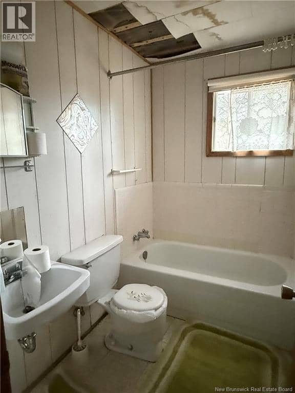 373 Howard Road — photo 7 of 25