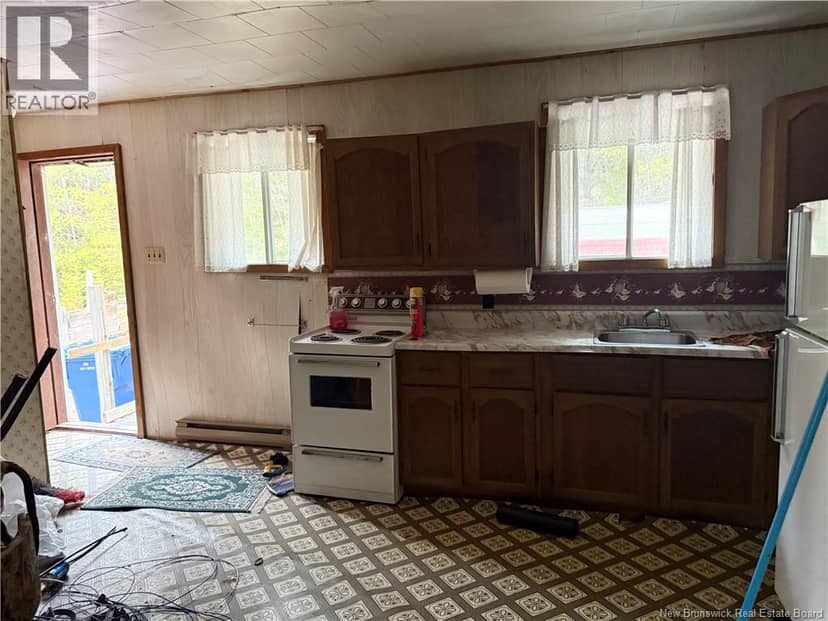 373 Howard Road — photo 4 of 25