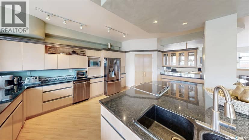 400 1150 Rose STREET — photo 10 of 40