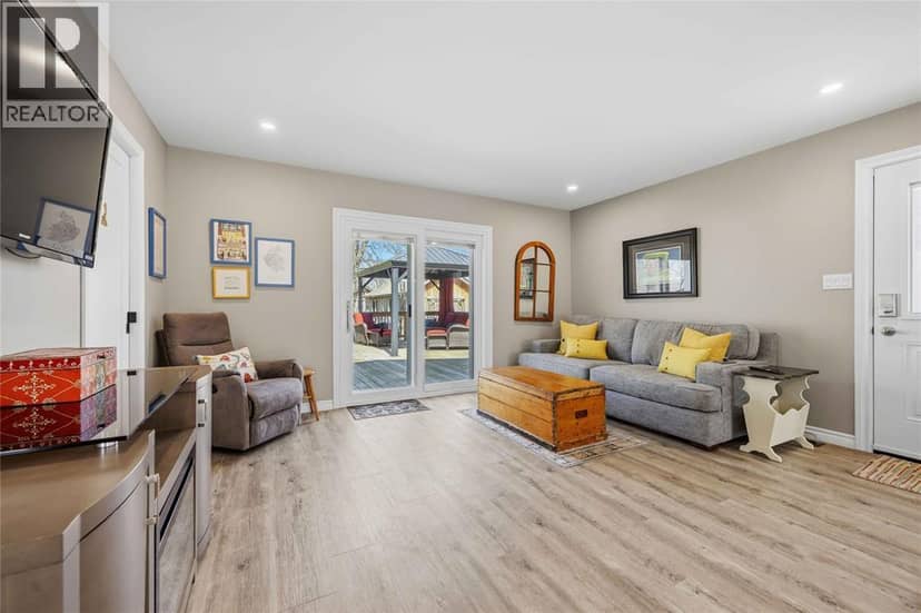 126 Church Street, St. Clair, photo 6
