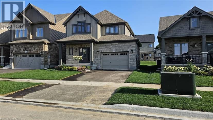12 MITCHELL Avenue — photo 2 of 32