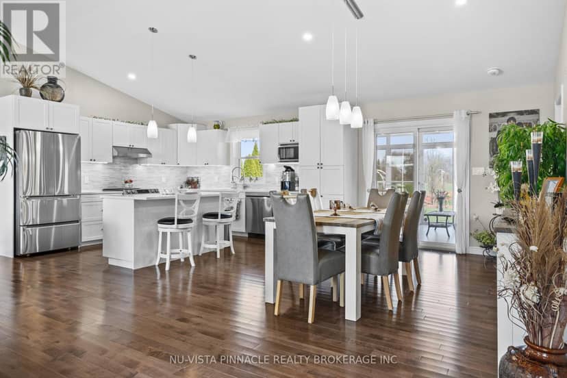 3864 St Clair Parkway — photo 7 of 38