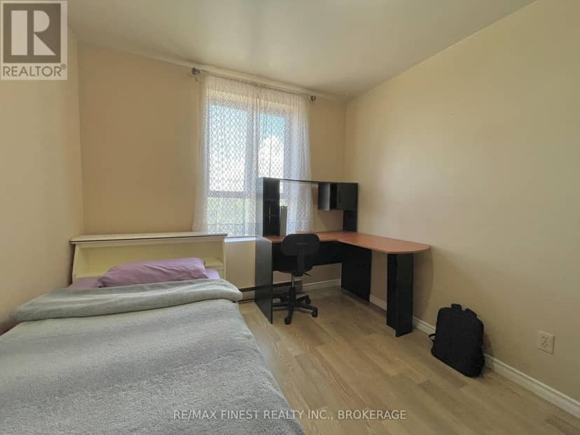 602 - 17 Eldon Hall Place — photo 16 of 28