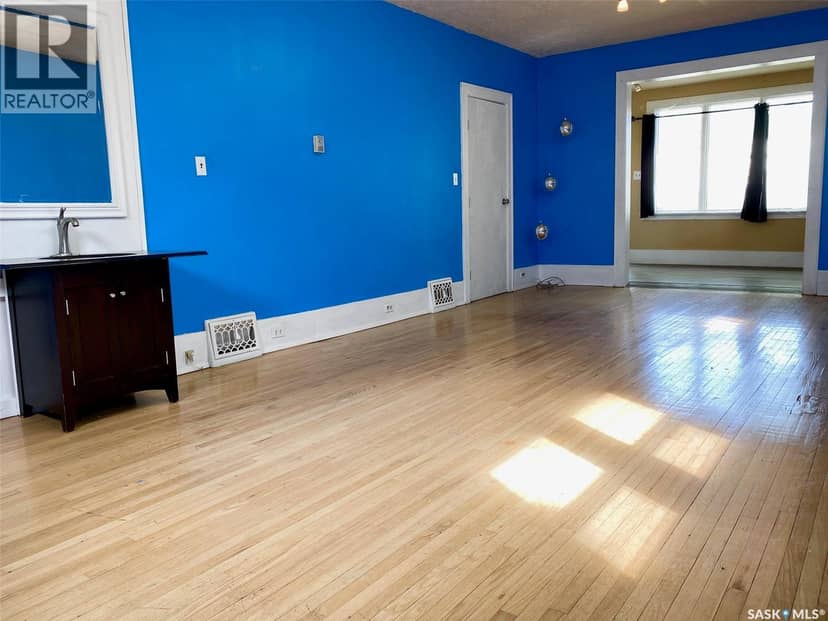 3033 Dewdney AVENUE — photo 7 of 32