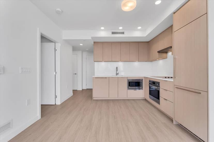 1212 13675 107A AVENUE, Surrey, photo 2