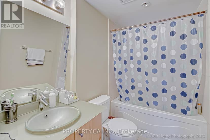 702 - 8 Scollard Street — photo 6 of 25