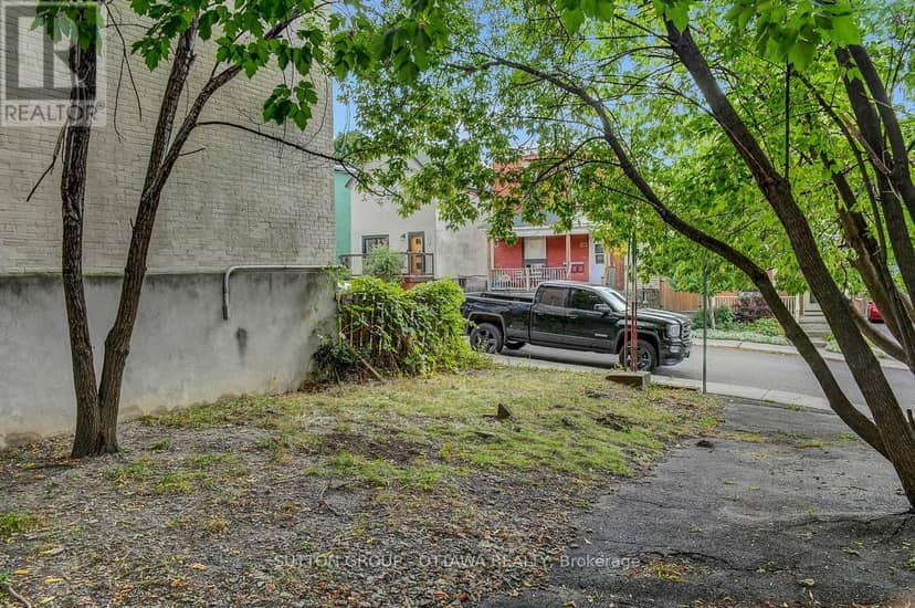 133 Eccles Street — photo 4 of 13