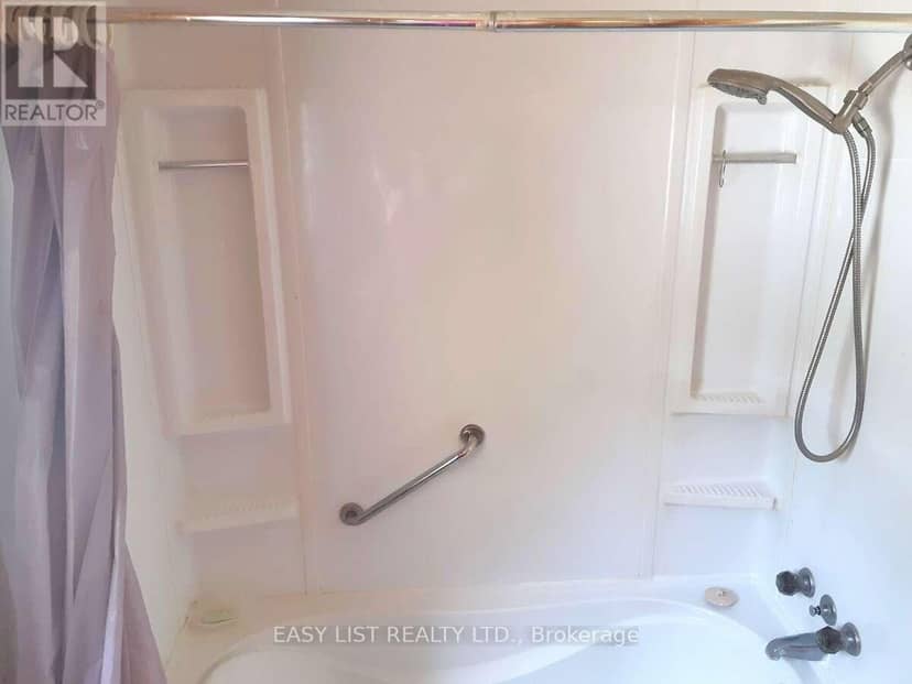 18 Sutton Drive — photo 10 of 20
