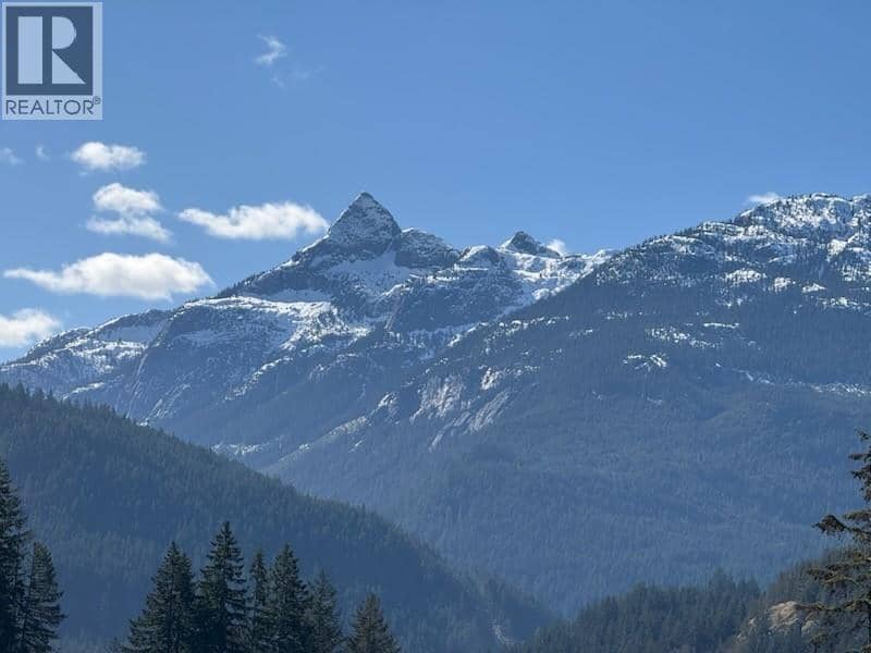 2978 HUCKLEBERRY DRIVE, Squamish