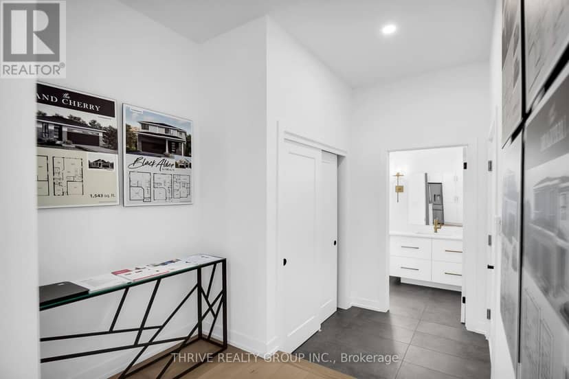 3 Basil Crescent — photo 11 of 31