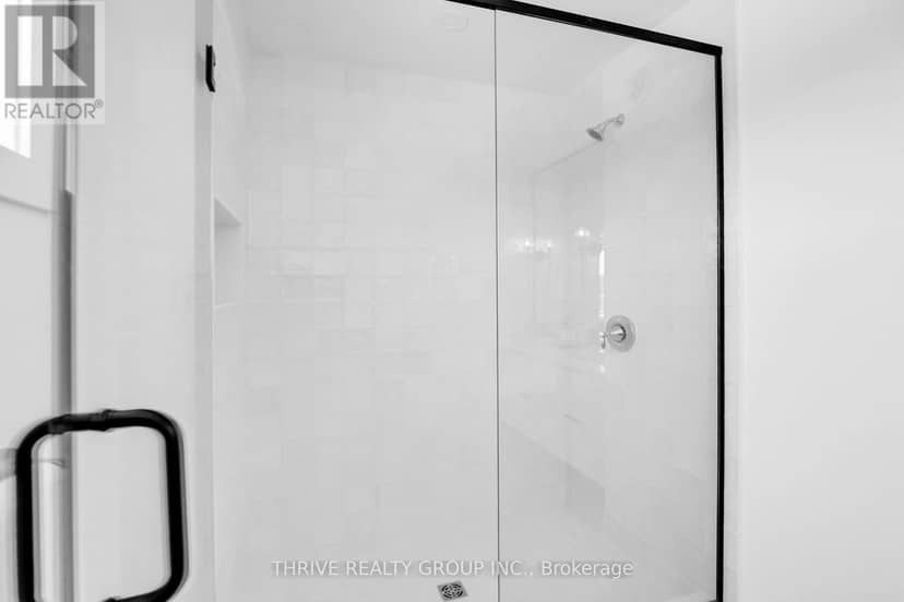 3 Basil Crescent — photo 20 of 31