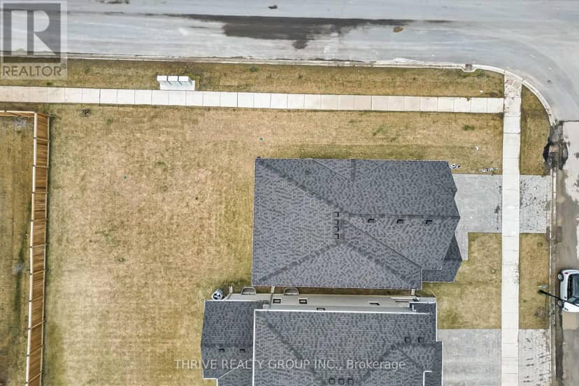 3 Basil Crescent — photo 25 of 31
