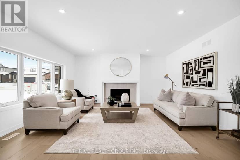 3 Basil Crescent — photo 8 of 31