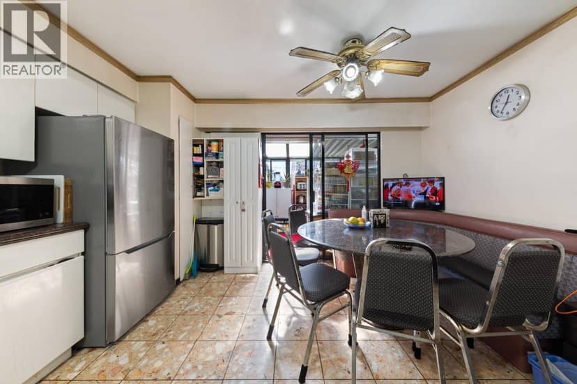 2472 E 12TH AVENUE, Vancouver, photo 4