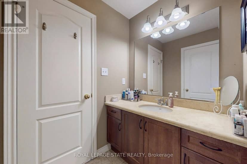 34 Forest Valley Crescent — photo 36 of 40