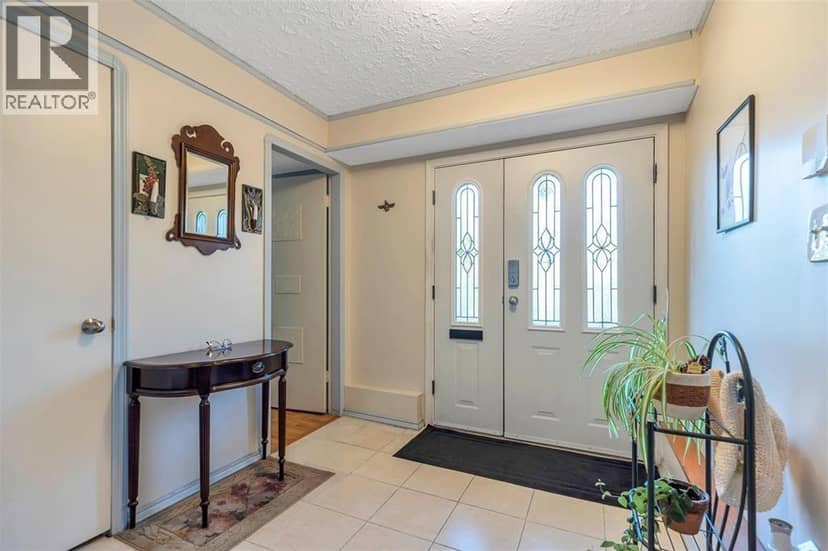 5882 51 AVENUE, Delta, photo 2