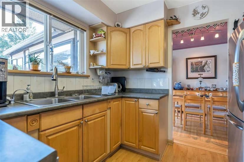 5882 51 AVENUE, Delta, photo 3