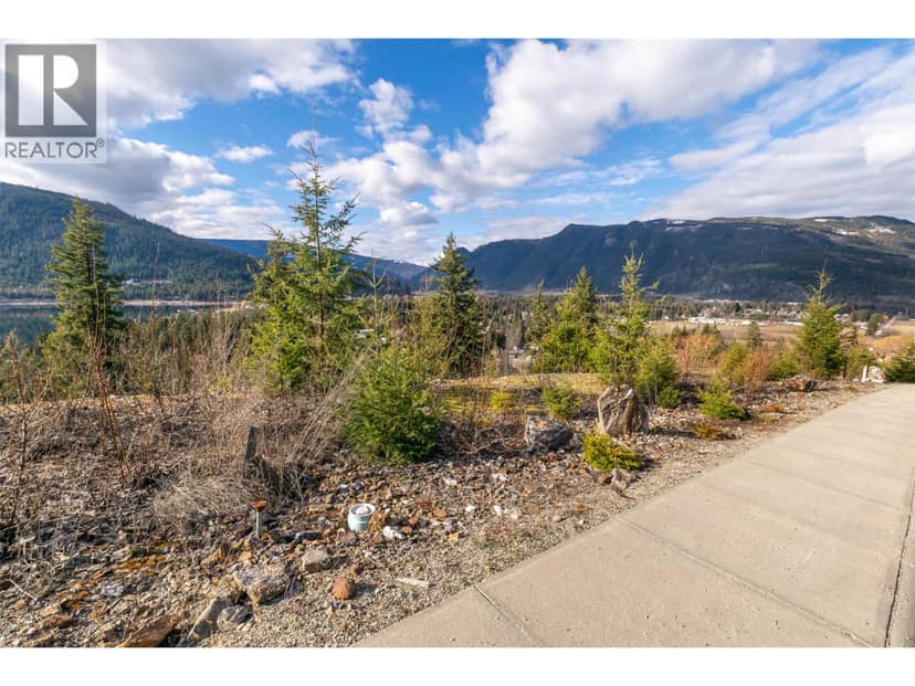 274 Bayview Drive, Sicamous, photo 3