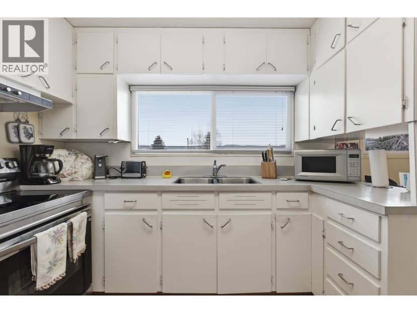 529 N NINTH AVENUE, Williams Lake, photo 3