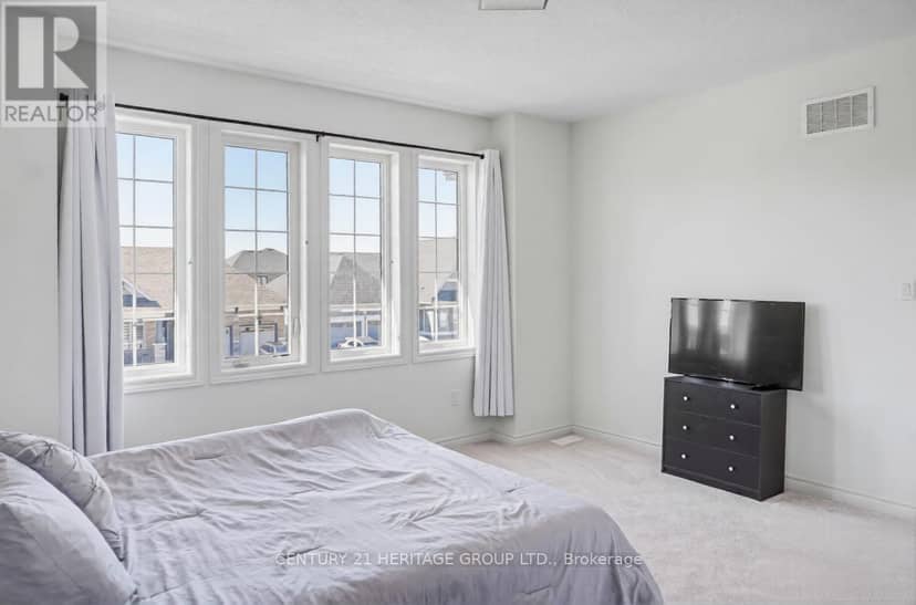 27 Orchid Crescent — photo 17 of 38