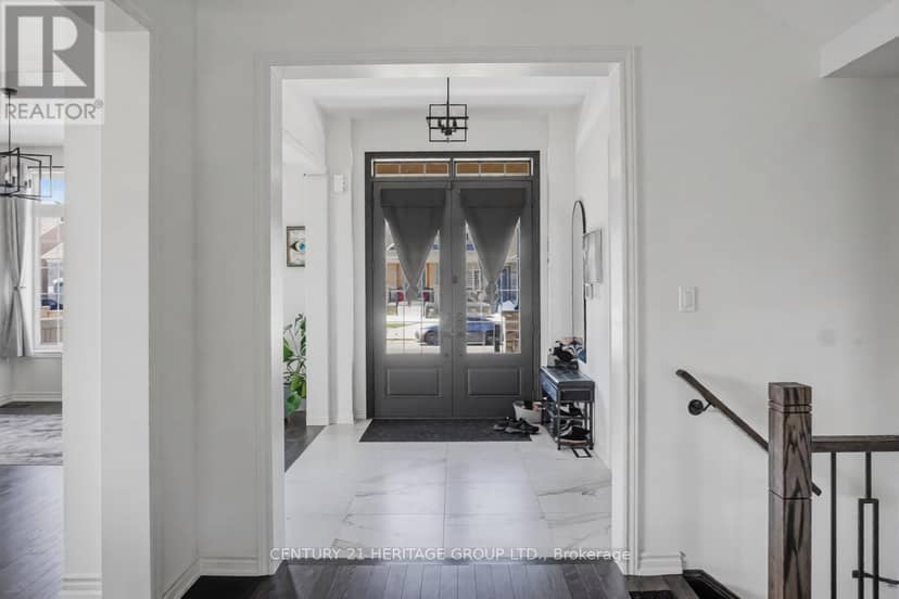 27 Orchid Crescent — photo 3 of 38