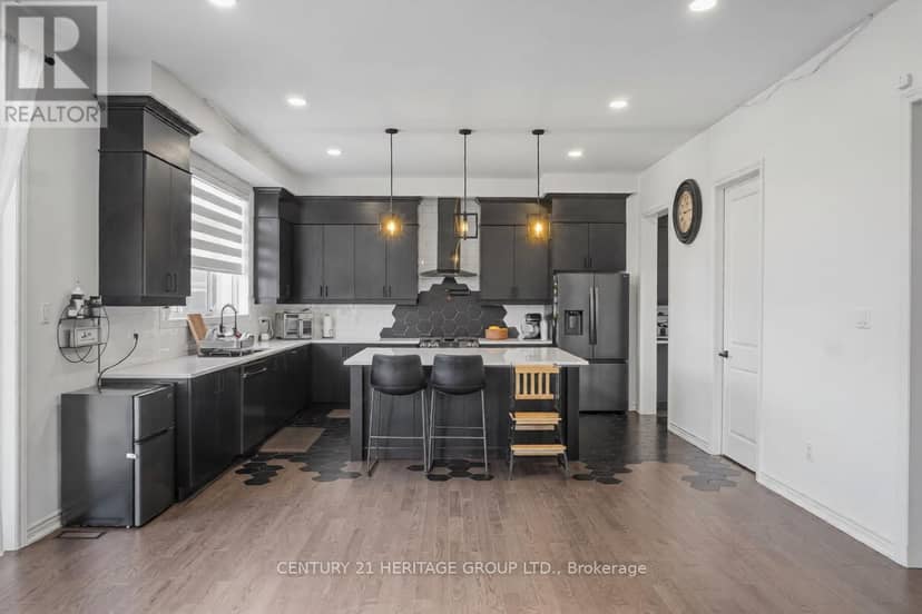 27 Orchid Crescent — photo 6 of 38