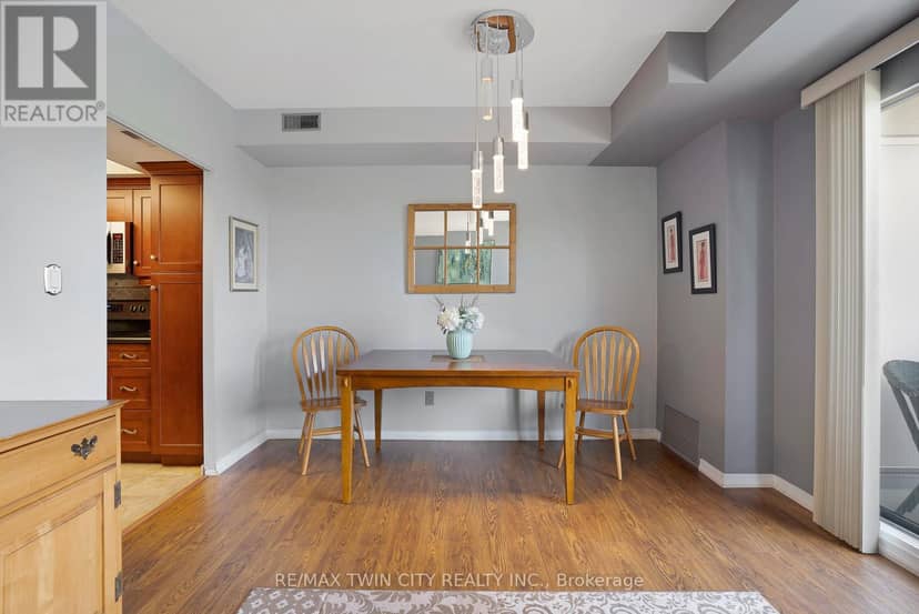 505 - 3267 King Street — photo 11 of 29
