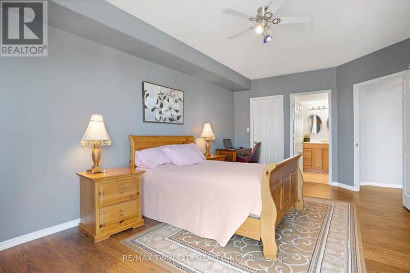 505 - 3267 King Street — photo 20 of 29